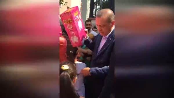 Cumhurbaşkanı Erdoğan'ı gören çocukların heyecanı