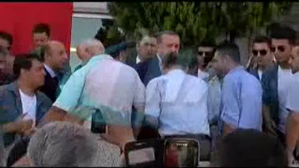 Cumhurbaşkanı Erdoğan, Atatürk Havalimanı’ndaki taksi durağını ziyaret etti