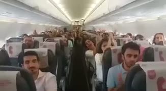 Pegasus uçağında yolcular isyan etti
