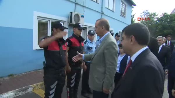 Cumhurbaşkanı Erdoğan polis merkezini ziyaret etti