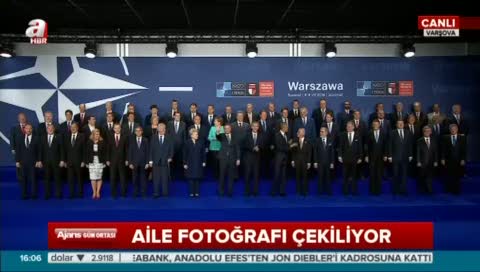 NATO aile fotoğrafı çekildi