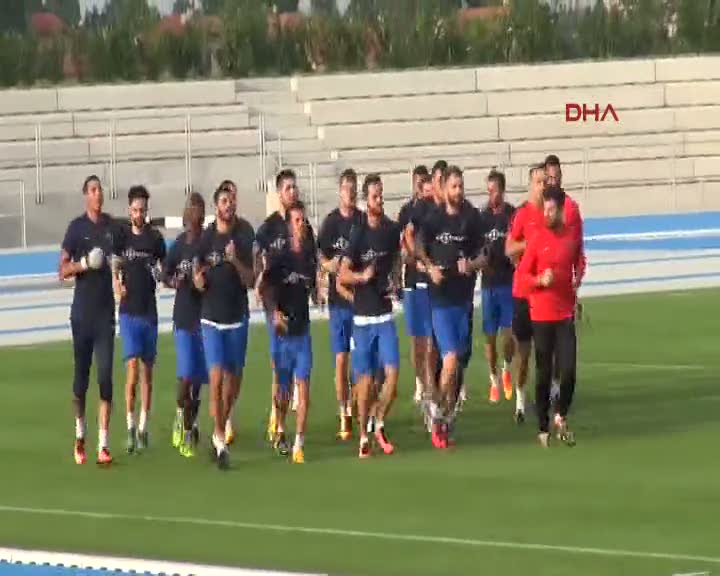 Trabzonspor'da Mehmet Ekici ilk antrenmanına çıktı