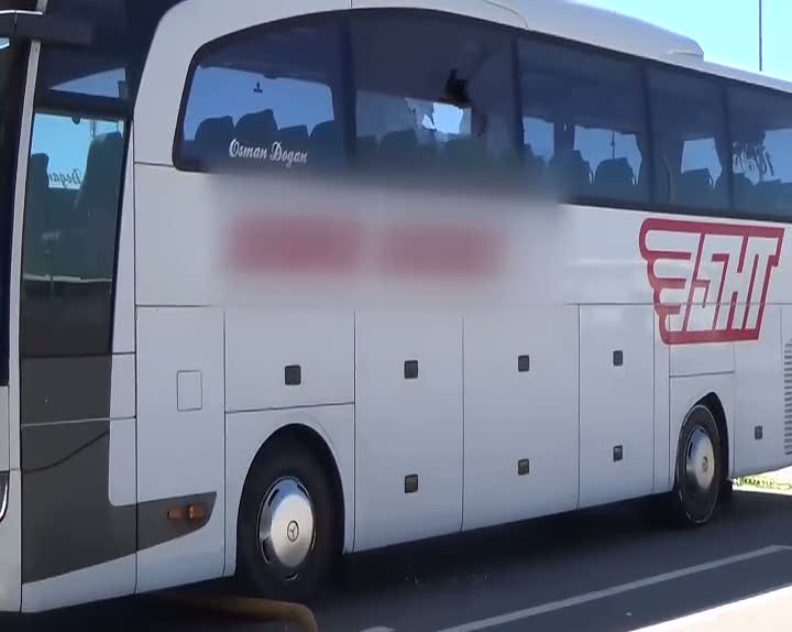 Otobüsün içinde hostese kurşun yağdırdı