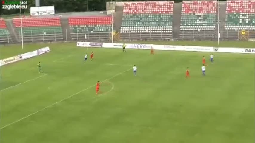 Kendi kalesine artistik gol attı