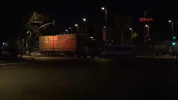 Vatan caddesi'nden tanklar geri çekildi