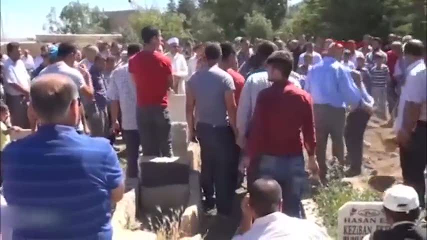 Kepçesiyle tankı durdurmaya çalışırken şehit edildi