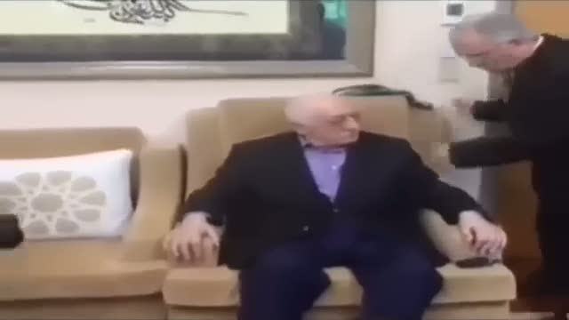 Fetullah Gülen kameraları görünce fenalık geçirdi