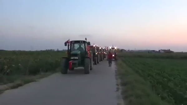 Aksaray’da traktörler şehre indi