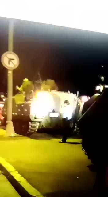 Tankın içinden çıkan FETÖ’cü polisin yeni görüntüleri ortaya çıktı  .