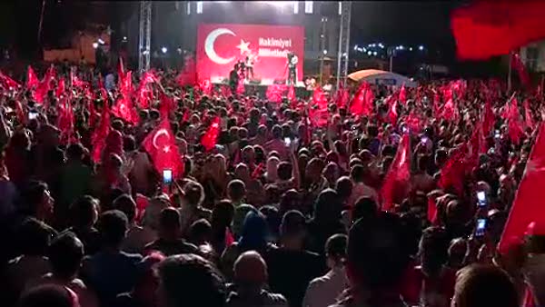 Esra Erol Taksim ve Kısıklı'da demokrasi nöbetindeydi!