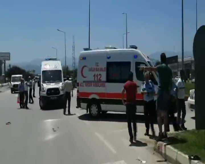 İnegöl’de feci kaza: 1’i ağır iki genç yaralandı