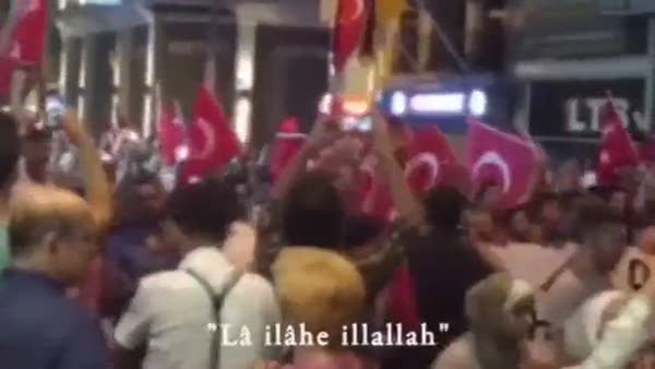 Taksim'de fetih marşı!