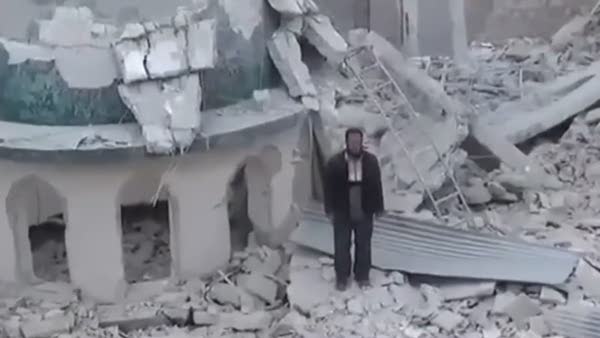 Halep'te ezanlar okunmaya devam ediyor