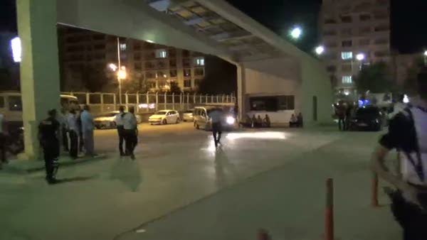 Siirt'te askeri aracın geçişi sırasında patlama: Şehit ve yaralılar var