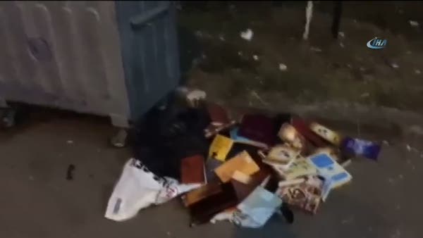 Fethullah Gülen'in kitapları çöpe atıldı