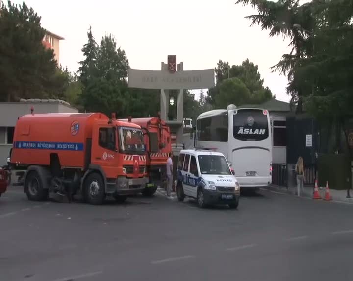 Harp Akademileri Lojmanları'na polis baskını