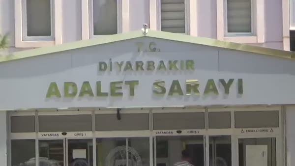 Diyarbakır'da FETÖ/PYD operasyonlarında 10 kişi adliyeye sevk edildi