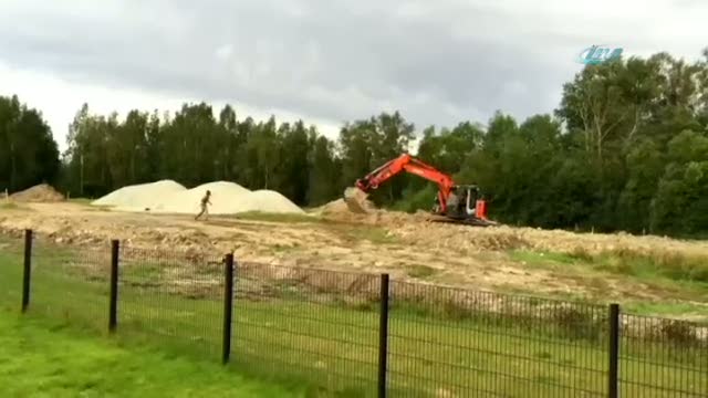 Ekskavatör operatörü saldırıya böyle karşı koydu