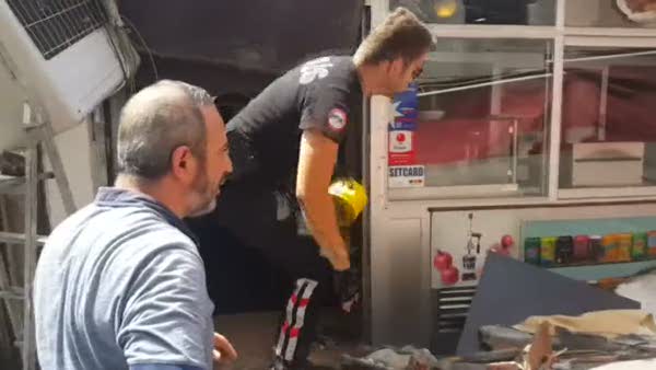İstanbul'da lokanta duvarı çöktü: 3 kişi yaralandı