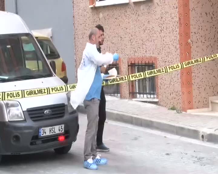 Kızının gözleri önünde uzun namlulu silahlarla taranarak başından vuruldu