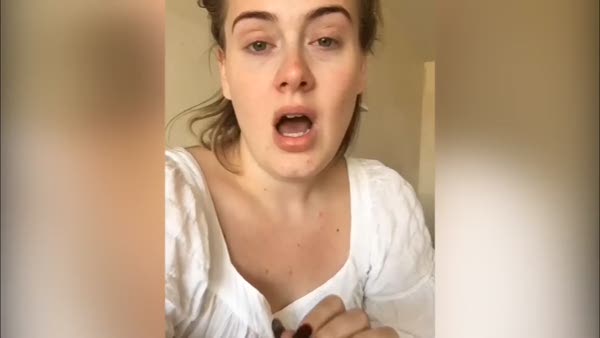 Adele'den makyajsız video