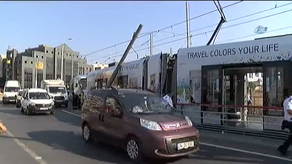 İstanbul'da tramvay yüksek gerilim hattına çarptı: 3 yaralı