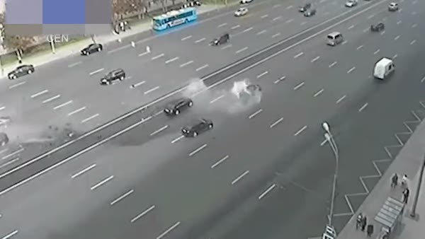 Putin'in makam otomobili parçalandı