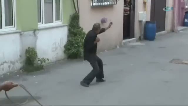 Kaçan danaya karateli gözdağı