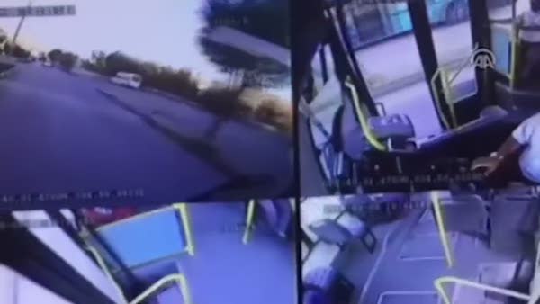 Çorum'da halk otobüsünün kaza anı kamerada