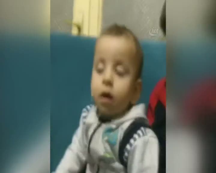 Minik çocuğun uyku ile imtihanı
