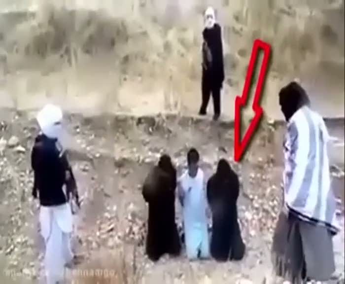 Teröristler kurşuna dizmek isterken kendi canlarından oldular!