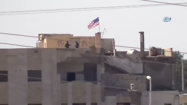 PYD'li teröristler ABD bayrağı için nöbet tutuyor