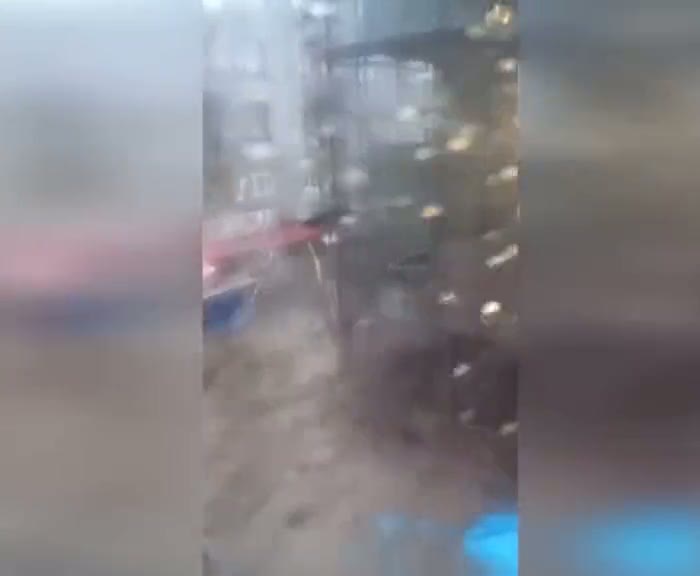 Trabzon’daki selin şiddeti kamerada