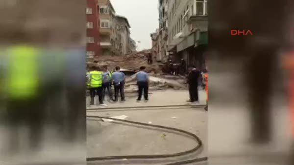 İstanbul'da bina çöktü