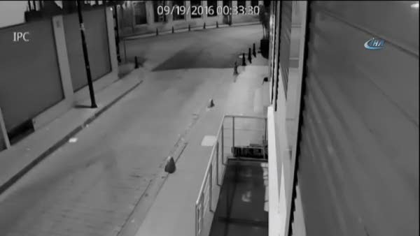Lüks araçlı hırsızların kasa hırsızlığı kamerada