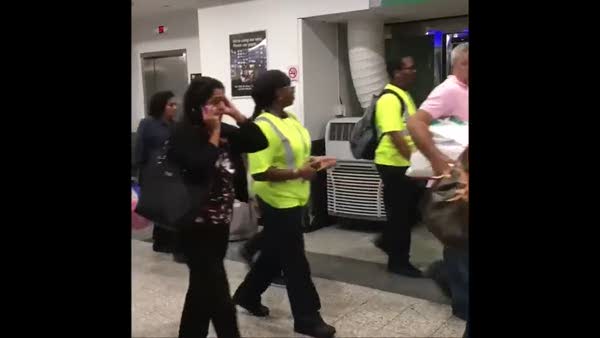 New York La Guardia Havalimanı'nda şüpheli araç paniği