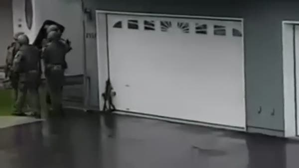 SWAT ekibinin kapıyla imtihanı