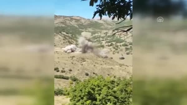 PKK'nın yola tuzakladığı 350 kg patlayıcı böyle imha edildi