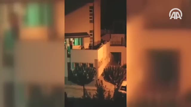 Sela okuyan müezzine darp anı cep telefonu kamerasında