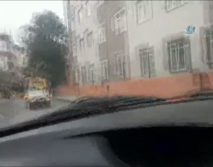 Küçük çocuğun kamyonetteki tehlikeli yolculuğu kamerada