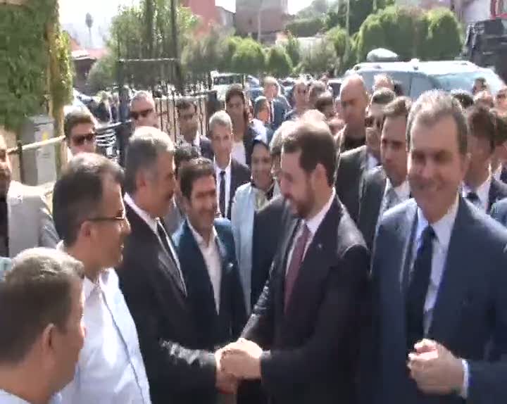 Bakan Albayrak çağrı merkezinde operatörlük yaptı