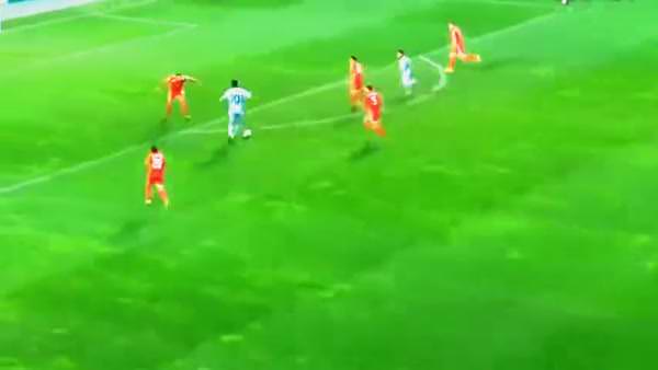 Belçikalı Benteke 7. saniyede attığı bu gol ile tarihe geçti