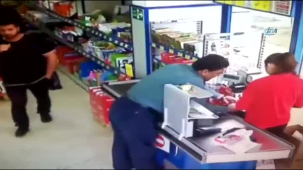 Market hırsızları kameralara yakalandı