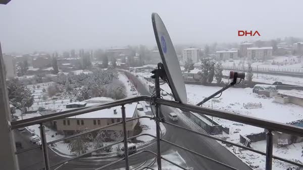 Kars kent merkezi 10 santim kar altında