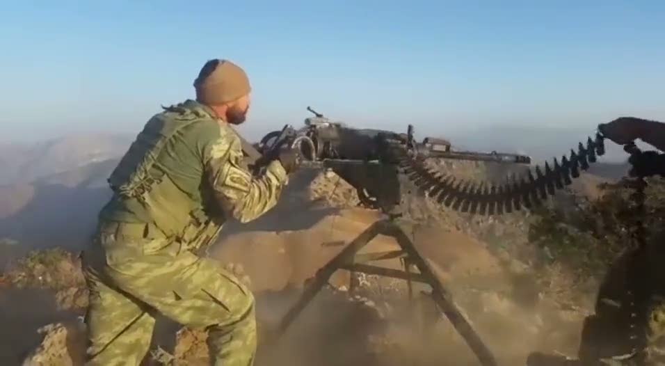 PKK'dan ele geçirilen Doçka ile PKK'ya ateş