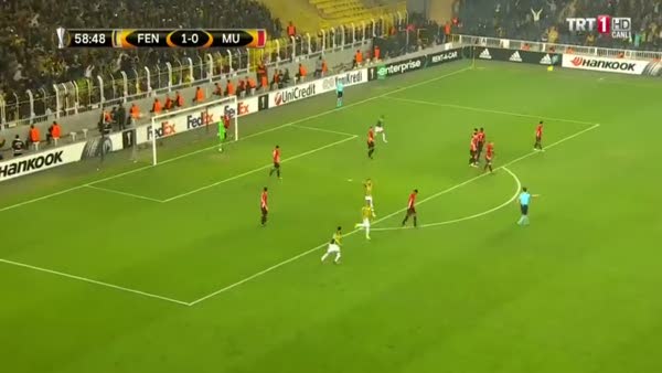 Jeremain Lens'in frikikten attığı müthiş gol. Fenerbahçe skoru 2-0 yaptı!