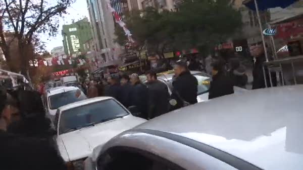 Ankara'da vatandaşlar terör destekçilerine tepki gösterdi