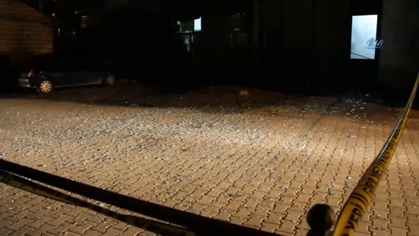 AK Parti Muradiye ilçe binasına bombalı saldırı