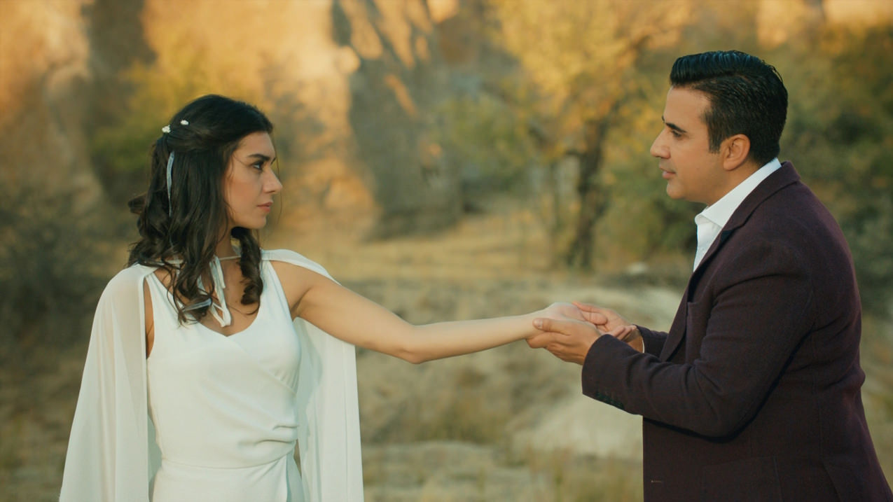 Aşk ve Mavi 3. Bölüm Tamamı Tek Parça İzle!