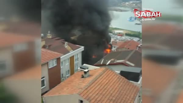 Beyoğlu’nda yangın mahalleliyi sokağa döktü